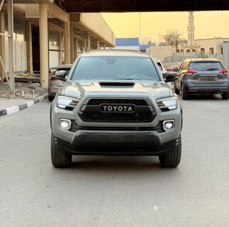 Toyota Tacoma 2023/ Green LHD Petrol AT Pickup 4WD