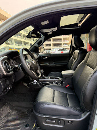 Toyota Tacoma 2023/ Green LHD Petrol AT Pickup 4WD view 2