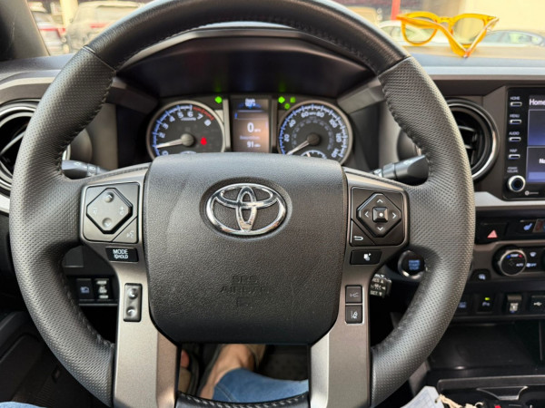 Toyota Tacoma 2023/ Green LHD Petrol AT Pickup 4WD view 3