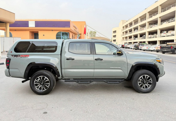 Toyota Tacoma 2023/ Green LHD Petrol AT Pickup 4WD view 12