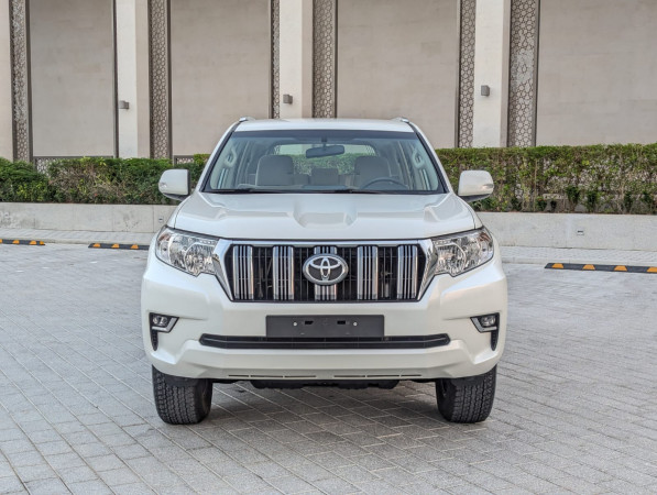Toyota LAND CRUISER PRADO 2023  White LHD Petrol AT SUV 4WD