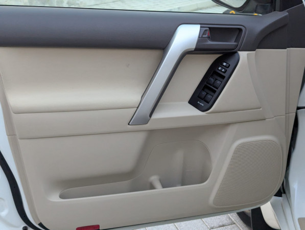 Toyota LAND CRUISER PRADO 2023  White LHD Petrol AT SUV 4WD view 10