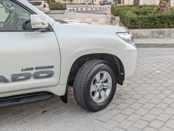 Toyota LAND CRUISER PRADO 2023  White LHD Petrol AT SUV 4WD view 21