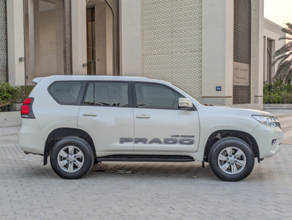 Toyota LAND CRUISER PRADO 2023  White LHD Petrol AT SUV 4WD view 17