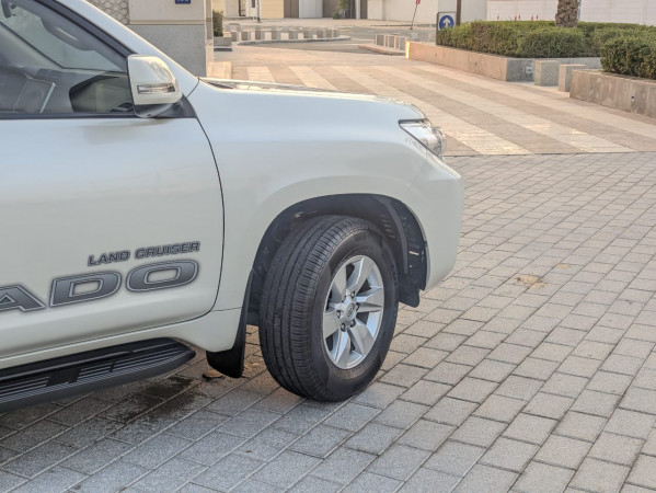 Toyota LAND CRUISER PRADO 2023  White LHD Petrol AT SUV 4WD view 21