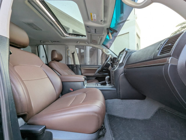 Toyota Land Cruiser 2018  Black LHD Diesel AT SUV 4WD view 5