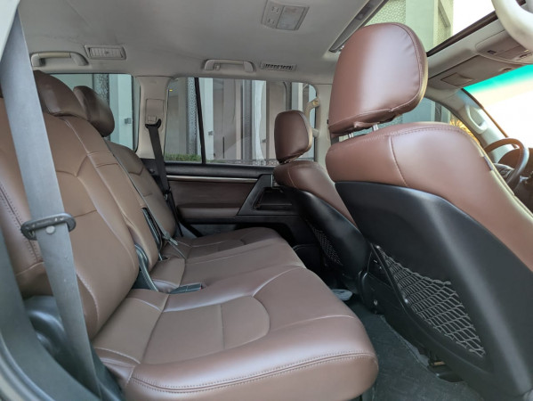 Toyota Land Cruiser 2018  Black LHD Diesel AT SUV 4WD view 9