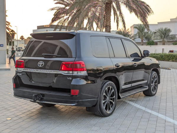 Toyota Land Cruiser 2018  Black LHD Diesel AT SUV 4WD view 15
