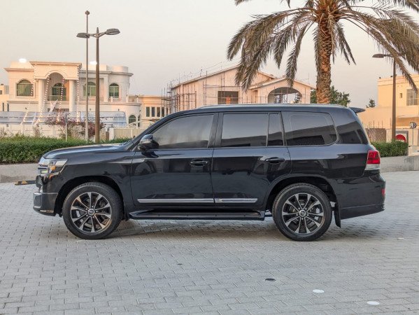 Toyota Land Cruiser 2018  Black LHD Diesel AT SUV 4WD view 17