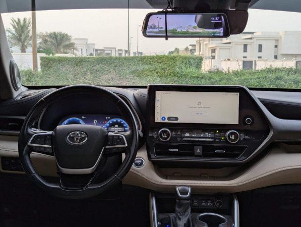 Toyota Highlander 2023/ Black LHD Hybrid AT SUV 4WD view 4