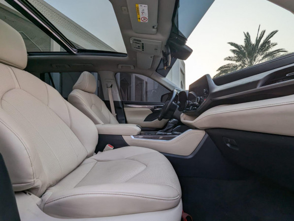 Toyota Highlander 2023/ Black LHD Hybrid AT SUV 4WD view 9