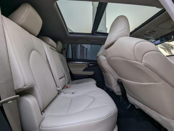 Toyota Highlander 2023/ Black LHD Hybrid AT SUV 4WD view 10