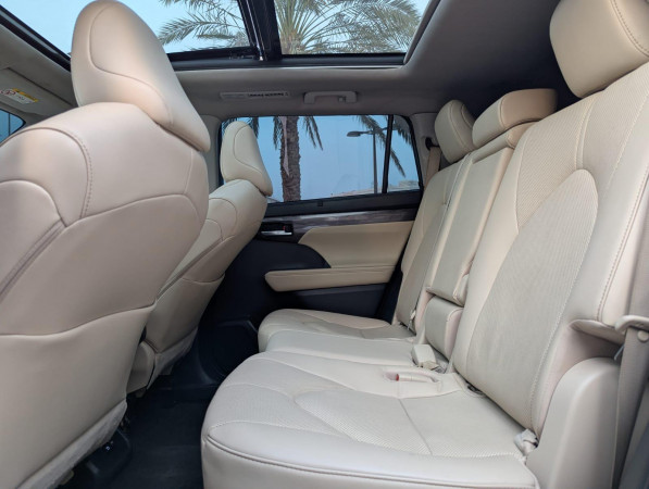 Toyota Highlander 2023/ Black LHD Hybrid AT SUV 4WD view 11