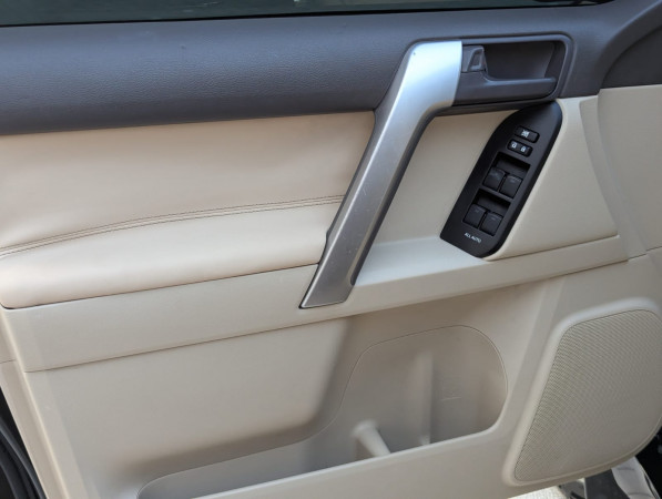 Toyota LAND CRUISER PRADO 2023/ Black LHD Petrol AT SUV 4WD view 9