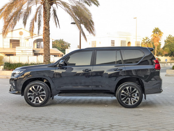 Toyota LAND CRUISER PRADO 2023/ Black LHD Petrol AT SUV 4WD view 18