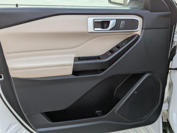 Ford Explorer 2020/ White LHD Petrol AT SUV 4WD view 9