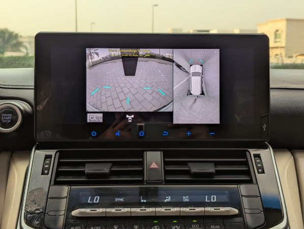 Toyota Land Cruiser 2022/ White LHD Diesel AT SUV 4WD view 5