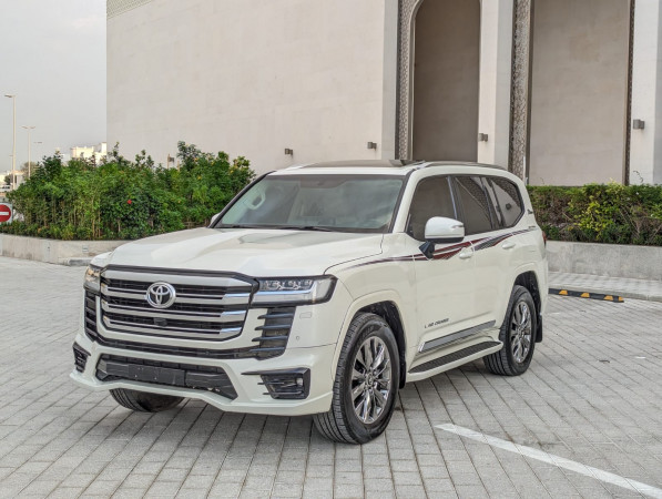Toyota Land Cruiser 2022/ White LHD Diesel AT SUV 4WD view 12