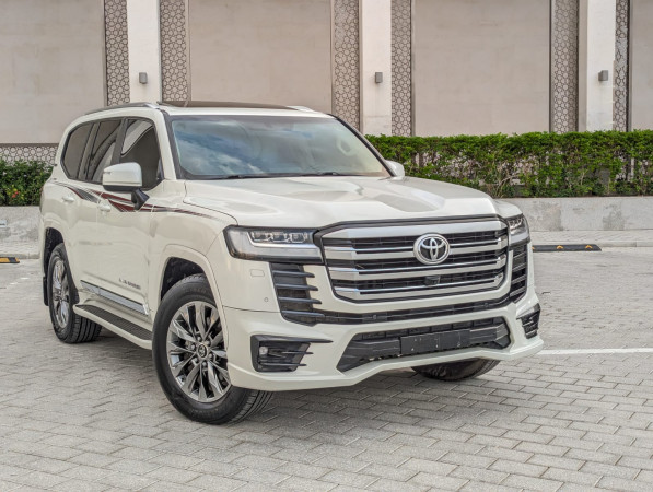 Toyota Land Cruiser 2022/ White LHD Diesel AT SUV 4WD view 19
