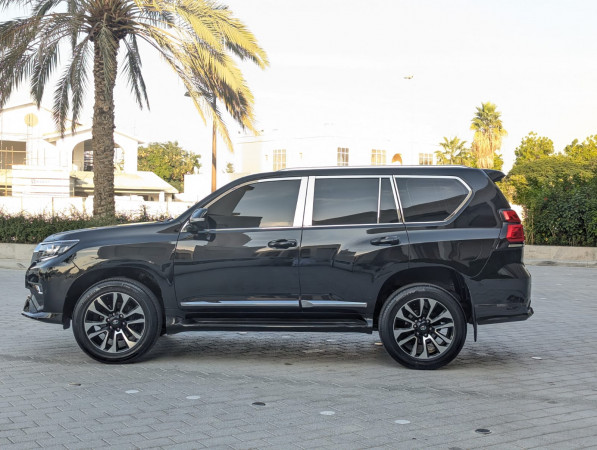Toyota LAND CRUISER PRADO 2019  Black LHD Petrol AT SUV 4WD view 17