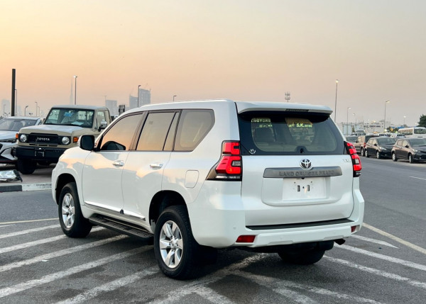 Toyota LAND CRUISER PRADO 2019/ White LHD Petrol AT SUV 4WD