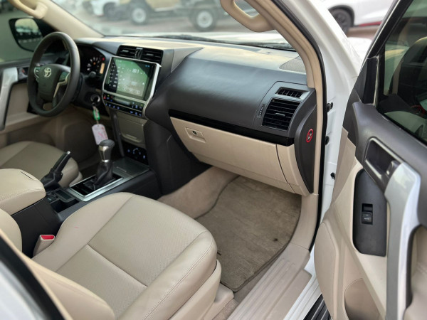 Toyota LAND CRUISER PRADO 2019/ White LHD Petrol AT SUV 4WD view 6