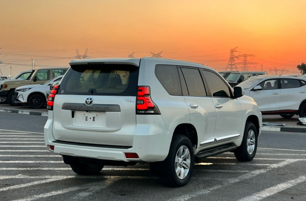 Toyota LAND CRUISER PRADO 2019/ White LHD Petrol AT SUV 4WD view 12