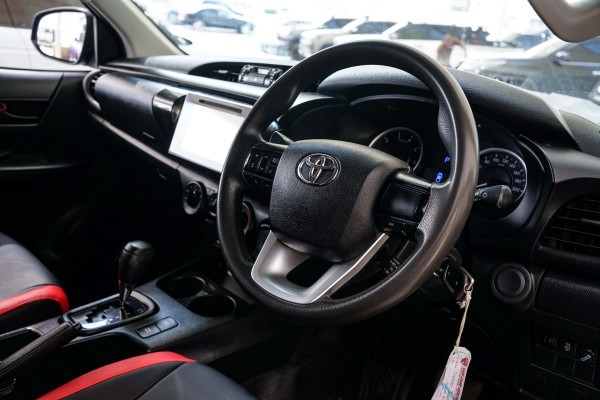 Toyota Hilux 2018  Blue RHD Diesel AT Pickup 2WD view 2