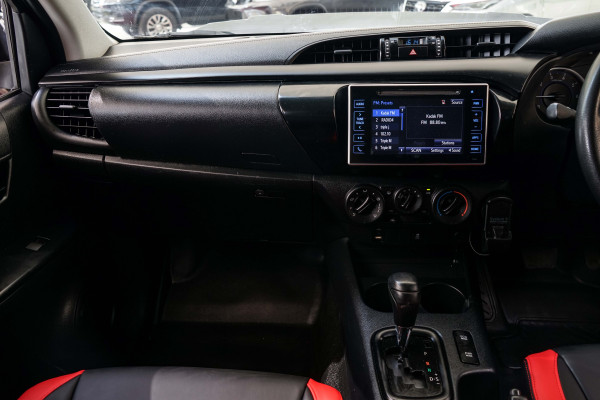 Toyota Hilux 2018  Blue RHD Diesel AT Pickup 2WD view 10