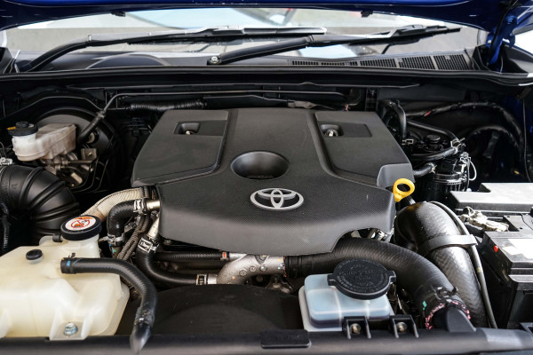 Toyota Hilux 2018  Blue RHD Diesel AT Pickup 2WD view 11