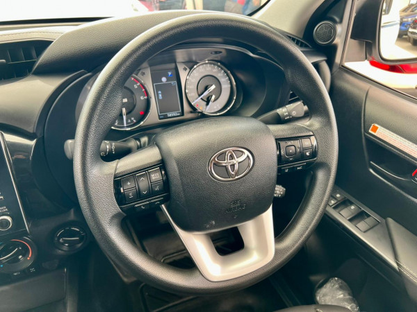 Toyota Hilux 2023  White RHD Diesel AT Pickup 4WD view 10