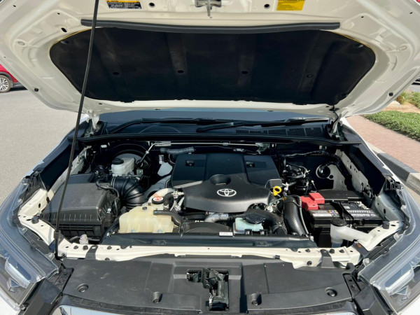 Toyota Hilux 2023  White RHD Diesel AT Pickup 4WD view 14