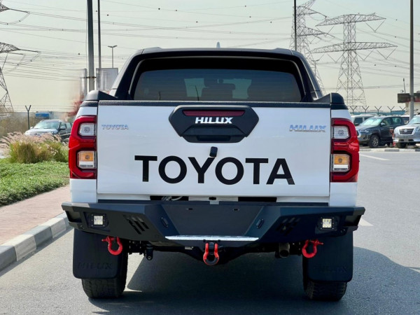 Toyota Hilux 2023  White RHD Diesel AT Pickup 4WD view 17
