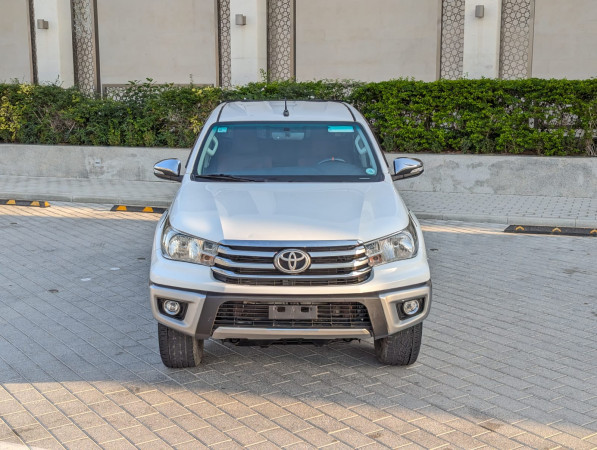 Toyota Hilux 2020/ White LHD Diesel AT Pickup 4WD