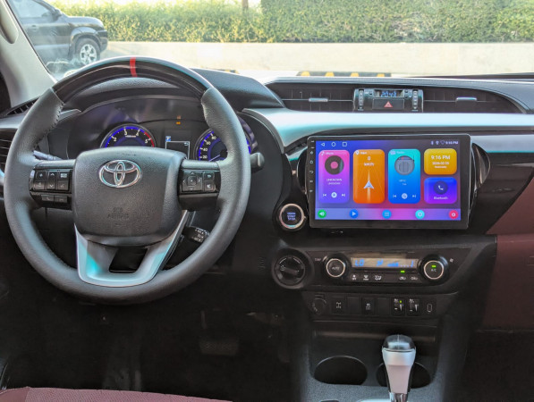 Toyota Hilux 2020/ White LHD Diesel AT Pickup 4WD view 2