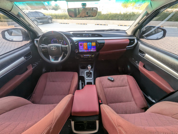Toyota Hilux 2020/ White LHD Diesel AT Pickup 4WD view 6