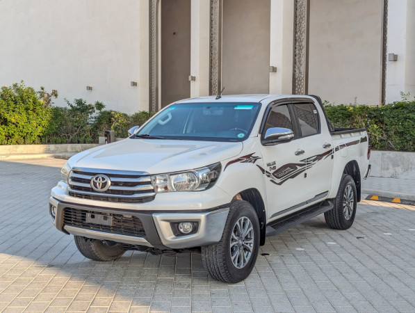 Toyota Hilux 2020/ White LHD Diesel AT Pickup 4WD view 12