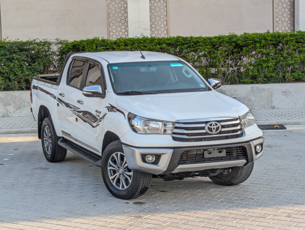 Toyota Hilux 2020/ White LHD Diesel AT Pickup 4WD view 19