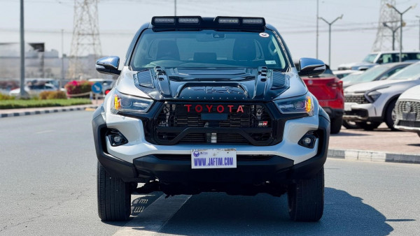 Toyota Hilux 2023/ Silver RHD Diesel AT Pickup 4WD view 8