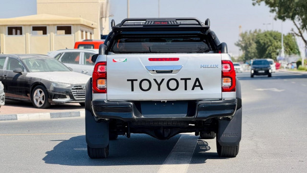 Toyota Hilux 2023/ Silver RHD Diesel AT Pickup 4WD view 9