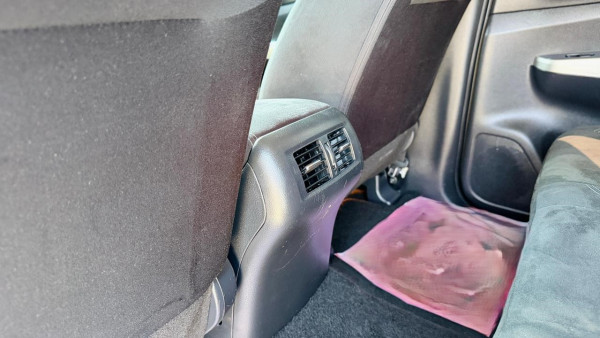 Nissan Navara 2020/ Silver RHD Diesel AT Pickup 4WD view 4