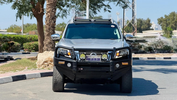 Nissan Navara 2020/ Silver RHD Diesel AT Pickup 4WD view 8