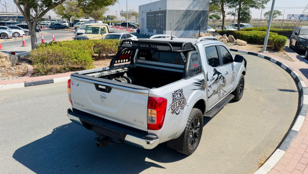 Nissan Navara 2020/ Silver RHD Diesel AT Pickup 4WD view 11