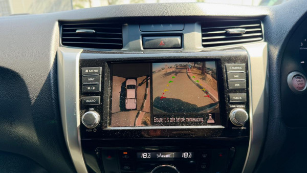 Nissan Navara 2020/ Silver RHD Diesel AT Pickup 4WD view 14