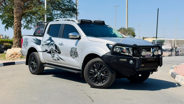 Nissan Navara 2020/ Silver RHD Diesel AT Pickup 4WD view 16