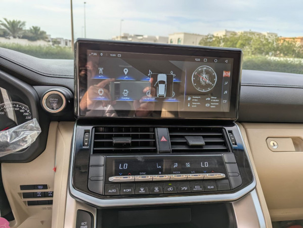 Toyota Land Cruiser 2022/ Black LHD Petrol AT SUV 4WD view 4