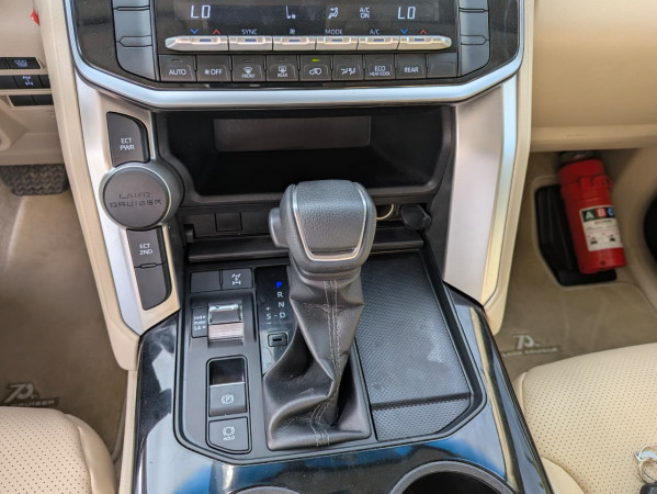 Toyota Land Cruiser 2022/ Black LHD Petrol AT SUV 4WD view 19