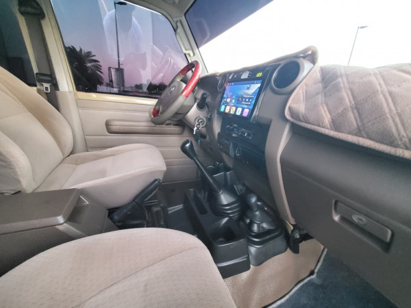 Toyota Land Cruiser Pickup 2019  Beige LHD Diesel MT Pickup 4WD view 4