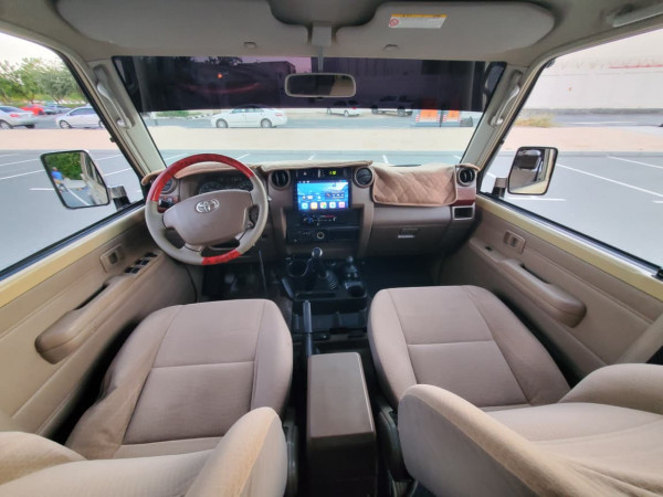 Toyota Land Cruiser Pickup 2019  Beige LHD Diesel MT Pickup 4WD view 9