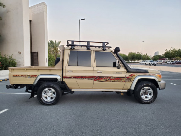 Toyota Land Cruiser Pickup 2019  Beige LHD Diesel MT Pickup 4WD view 15